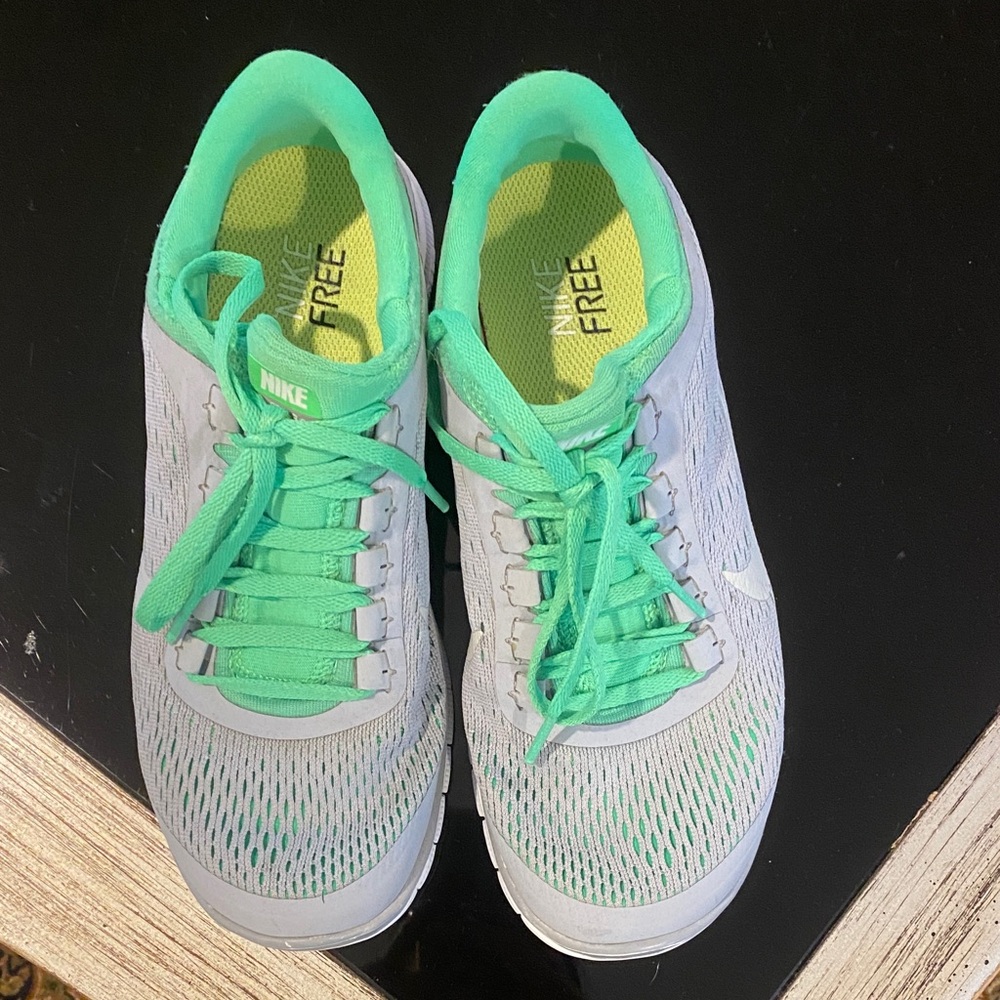 Nike Women's Light Gray and Mint Athletic Shoes